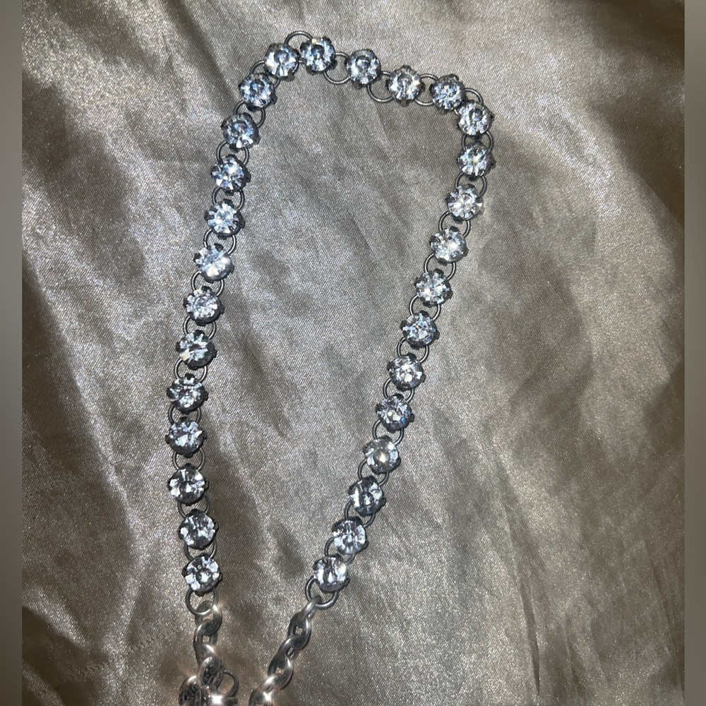 Beautiful choker with Swarovski crystals that go all the around! - Picture 8 of 10